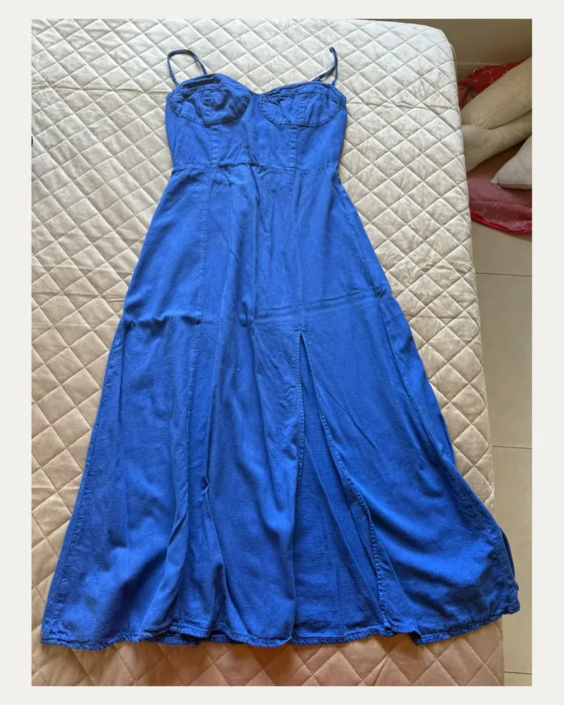 Vestido feminino longo em azul-cobalto
