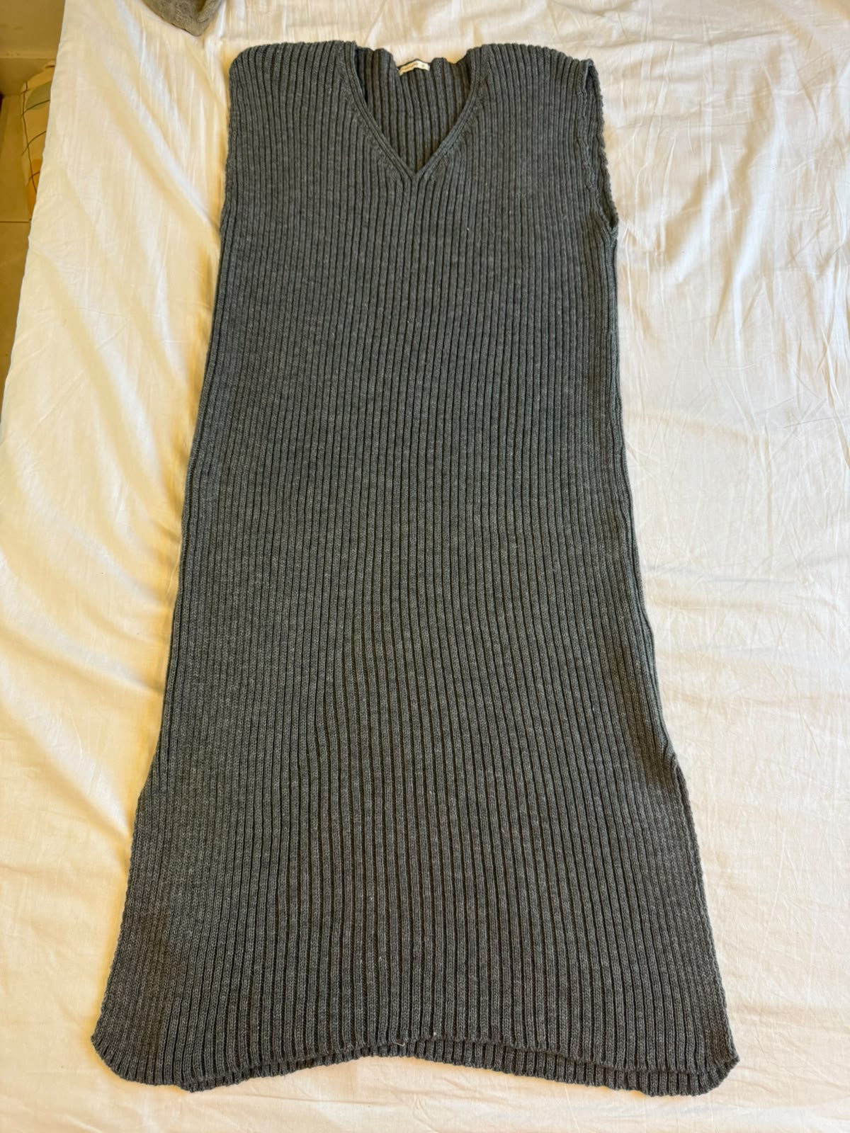 Vestido midi de tricô cinza Renner — foto 1