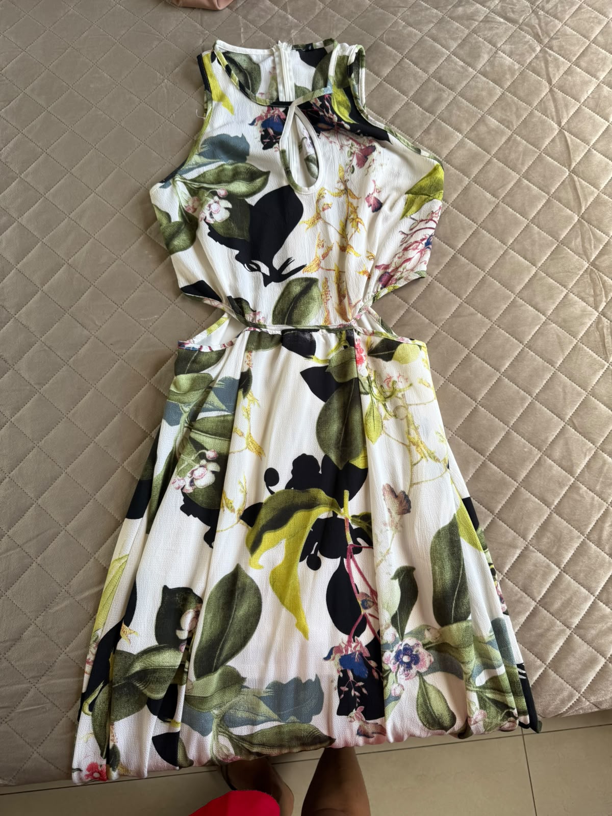 Vestido longo estampado floral, tamanho P, vista frontal